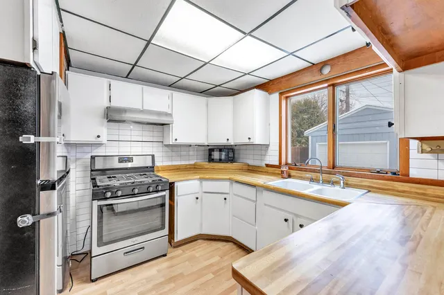 $179,000 | 2410 Liberty Place, Manitowoc, WI 54220