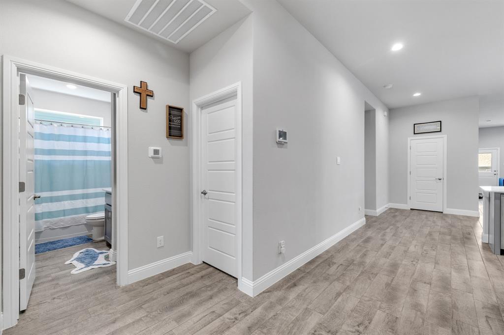 1501 Razorbill Road Denton, TX 76205 - Photo 6 of 39 Gallery Image 6