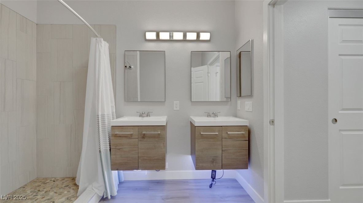 4921 Black Bear Road, Unit 104 Las Vegas, NV 89149 - Photo 23 of 35 Primary Bath