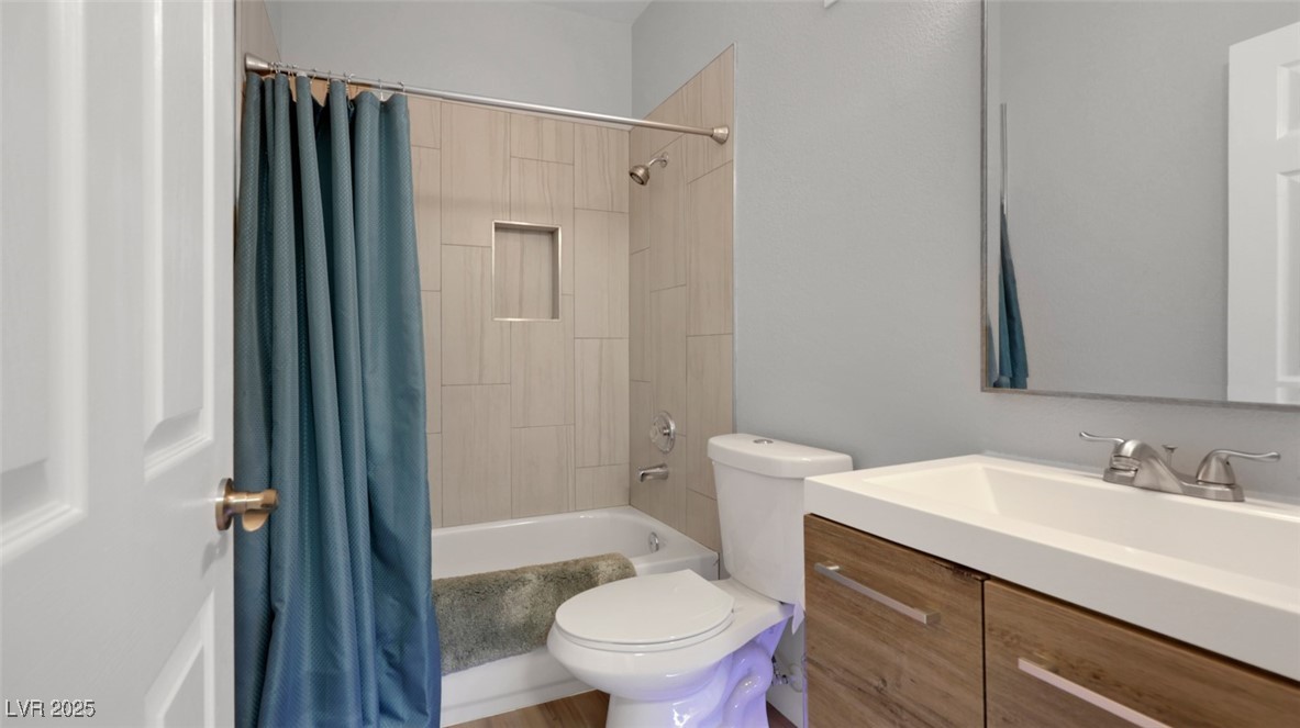 4921 Black Bear Road, Unit 104 Las Vegas, NV 89149 - Photo 27 of 35 Second Bathroom