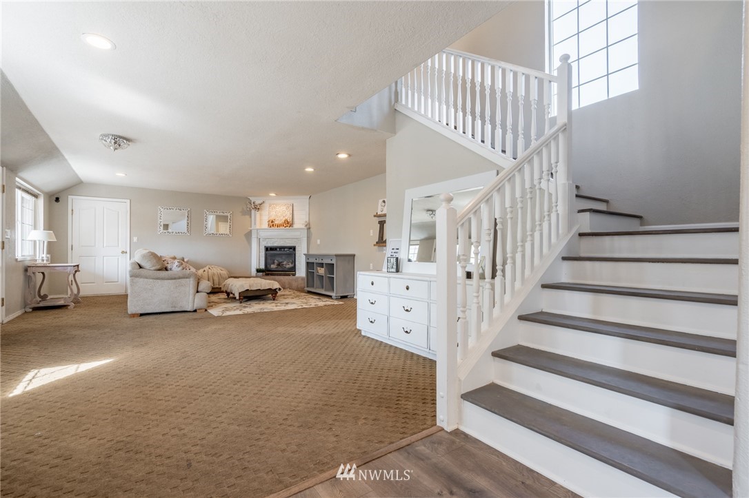 8575 Bender Road Lynden, WA 98264 - Photo 6 of 40 Gallery Image 6