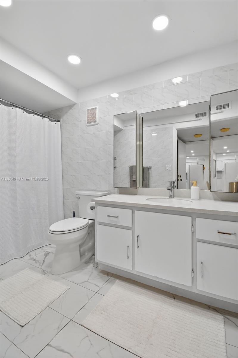 16400 Golf Club Road, Unit 307 Weston, FL 33326 - Photo 21 of 27 Gallery Image 21