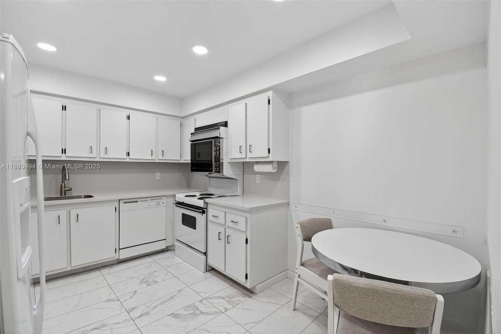 16400 Golf Club Road, Unit 307 Weston, FL 33326 - Photo 7 of 27 Gallery Image 7