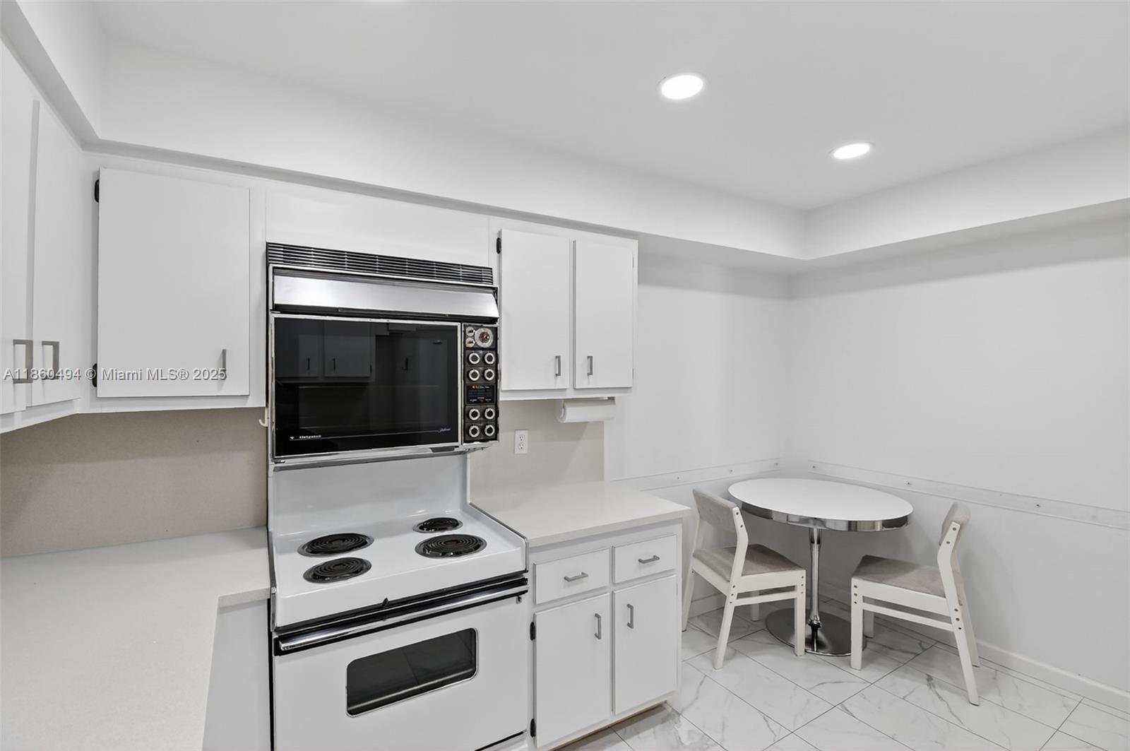 16400 Golf Club Road, Unit 307 Weston, FL 33326 - Photo 9 of 27 Gallery Image 9