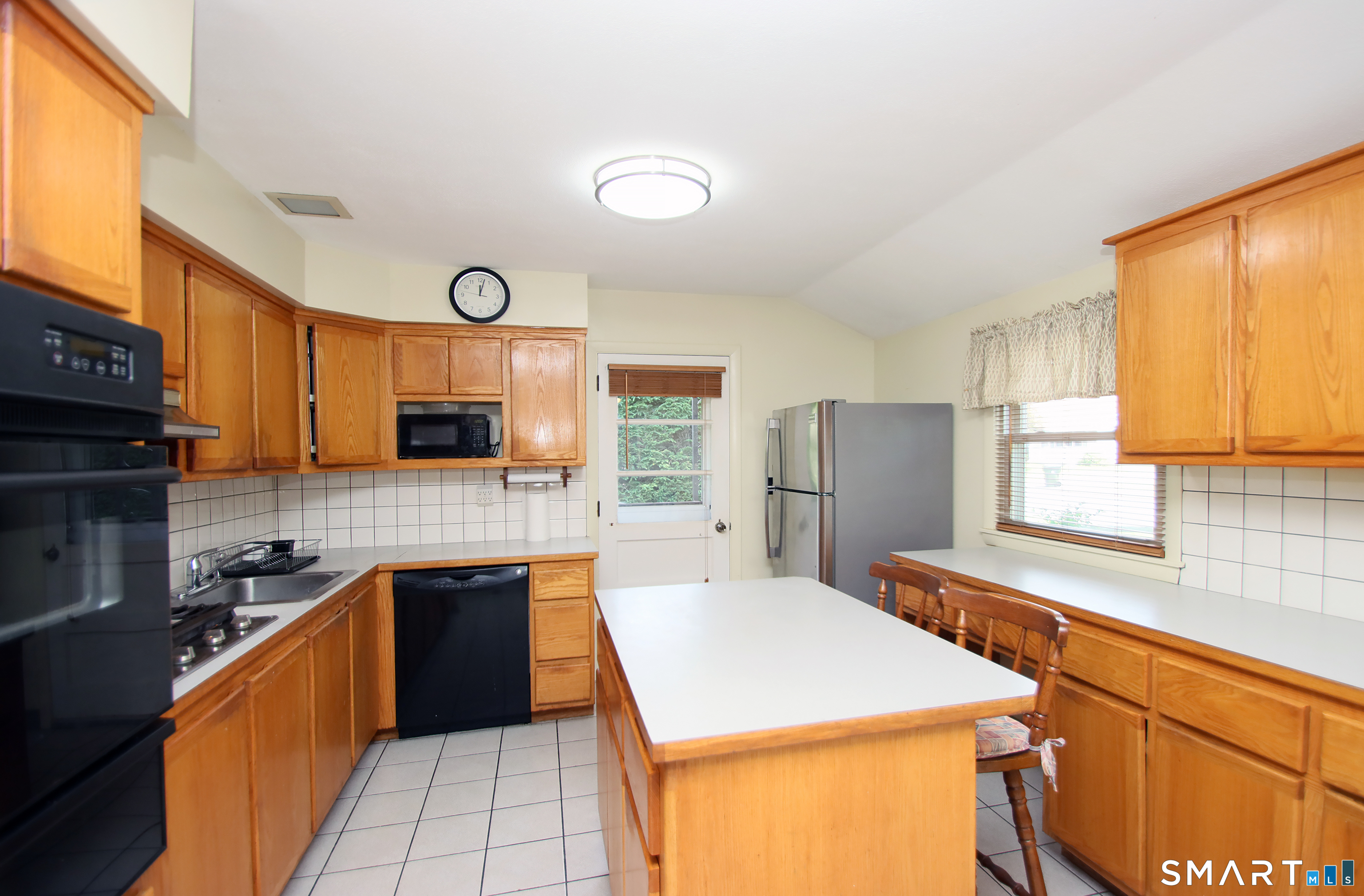 57 Grande Road East Hartford, CT 06118 - Photo 6 of 22