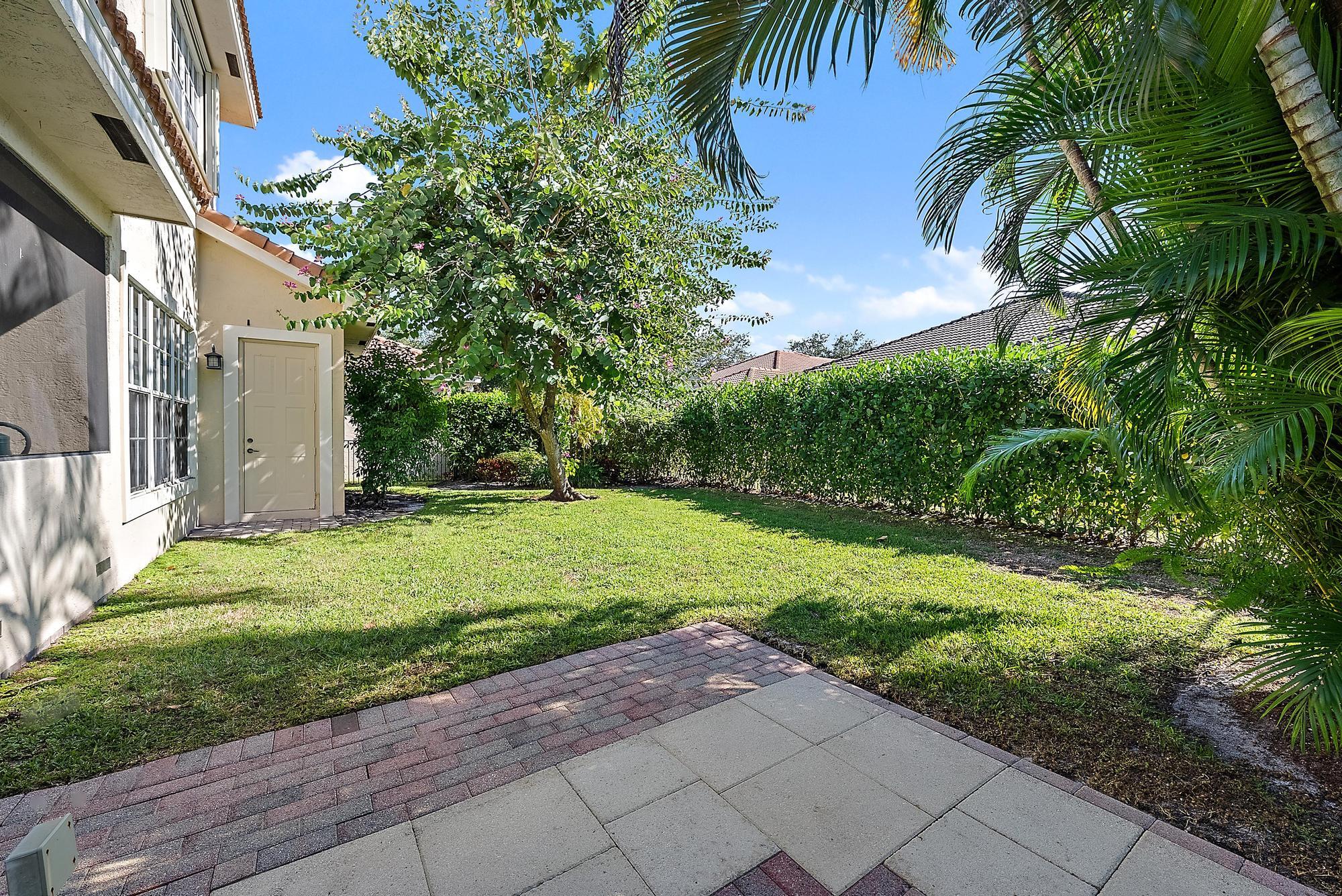 114 Via Santa Cruz Jupiter, FL 33458 - Photo 39 of 48 Backyard