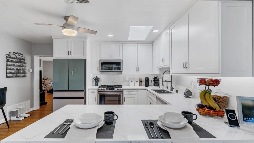 9201 Brookside Circle Spring Valley, CA 91977 - Photo 8 of 65