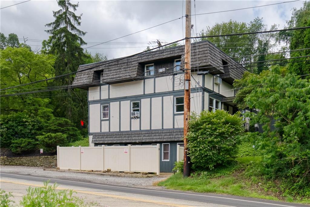 2807 Middle Road Glenshaw, PA 15116 - Photo 5 of 34 a view of a large white building