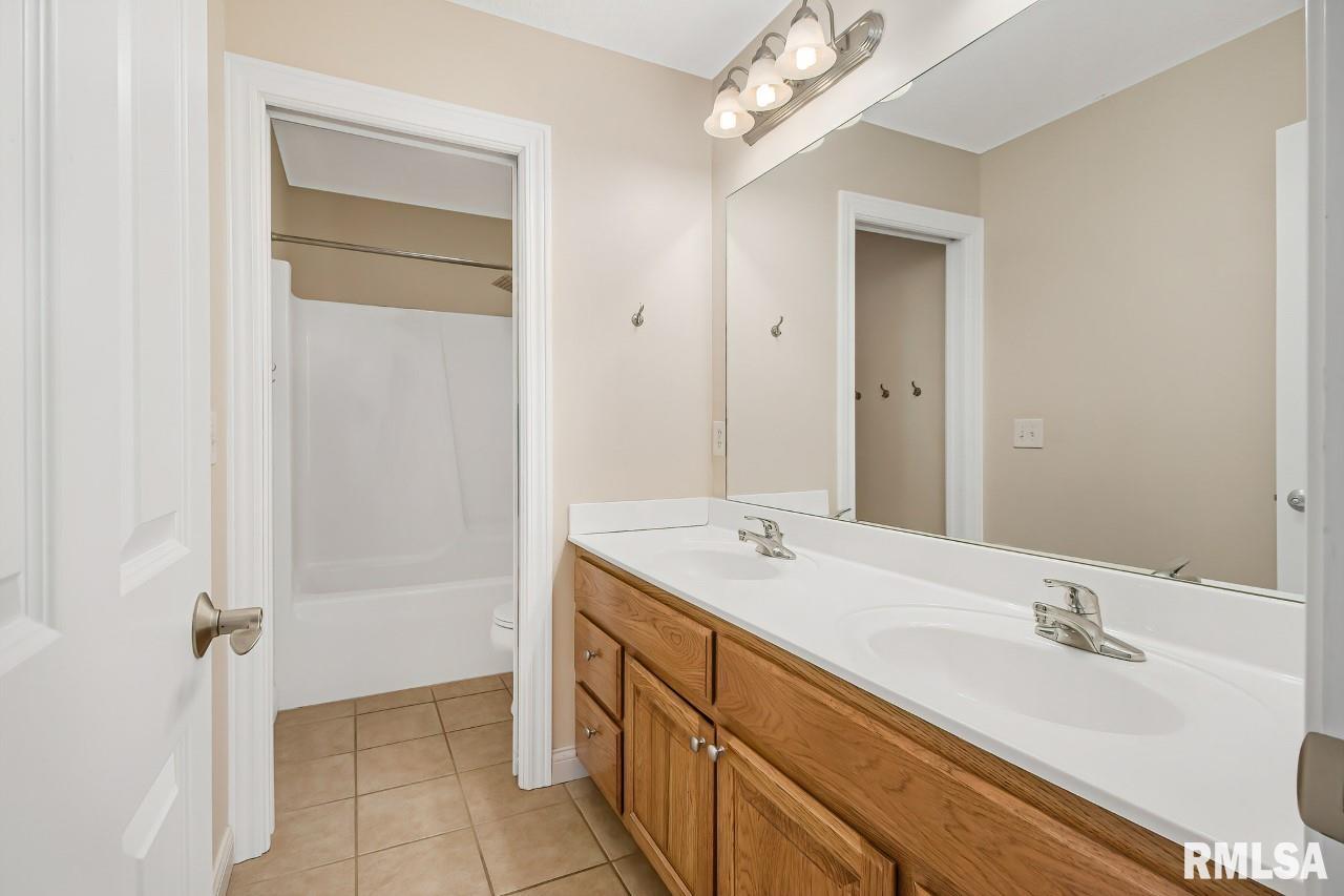 5347 Hugo Road Bettendorf, IA 52722 - Photo 22 of 49 Gallery Image 22