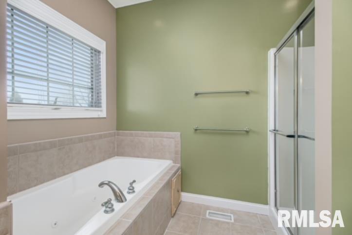 5347 Hugo Road Bettendorf, IA 52722 - Photo 24 of 49 Gallery Image 24