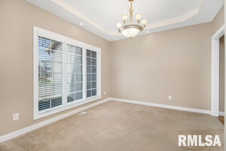 5347 Hugo Road Bettendorf, IA 52722 - Photo 4 of 49 Gallery Image 4