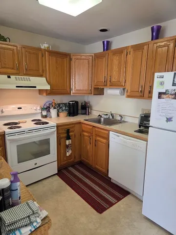 $2,500 | 332 Parkside Road, Unit 17, New London, NH 03257