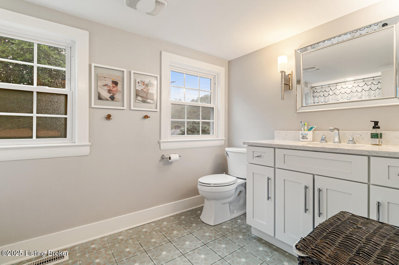 226 Alcott Road Louisville, KY 40207 - Photo 27 of 48 226 Alcott Rd - 39