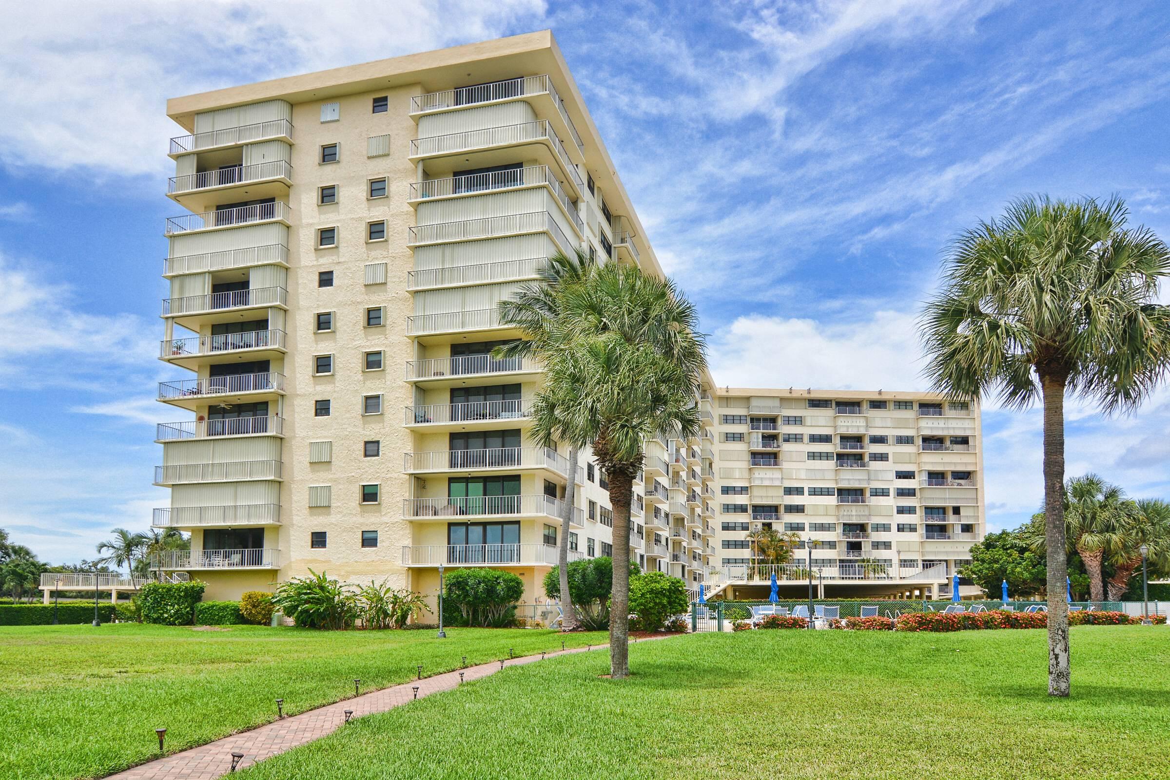 336 Golfview Road, Unit PH09 North Palm Beach, FL 33408 - Photo 13 of 26 Building Rear View