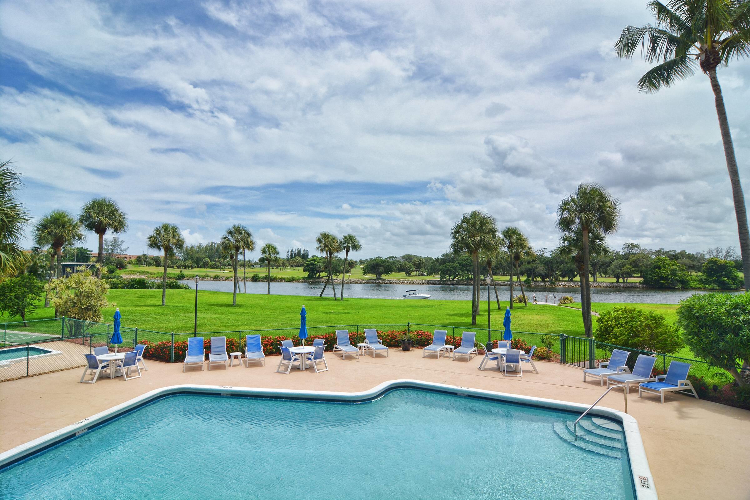 336 Golfview Road, Unit PH09 North Palm Beach, FL 33408 - Photo 16 of 26 Pool Setting