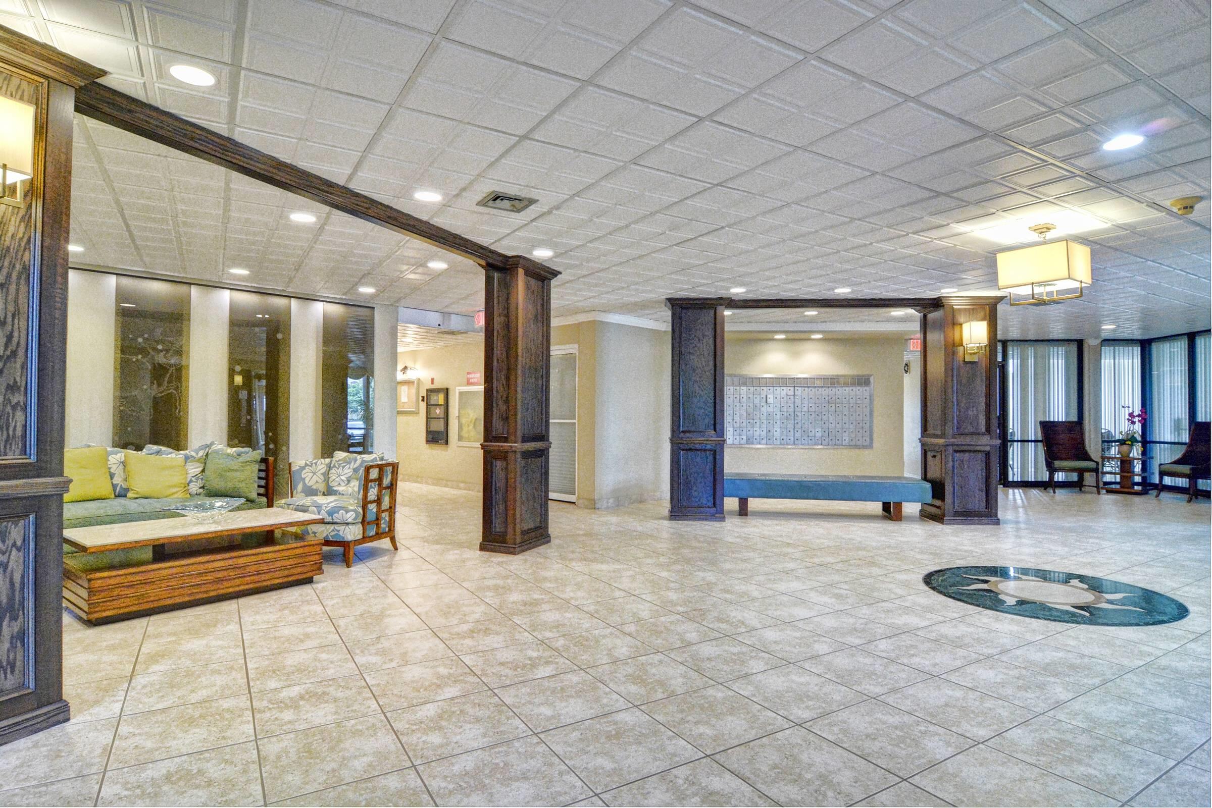 336 Golfview Road, Unit PH09 North Palm Beach, FL 33408 - Photo 21 of 26 Building Lobby