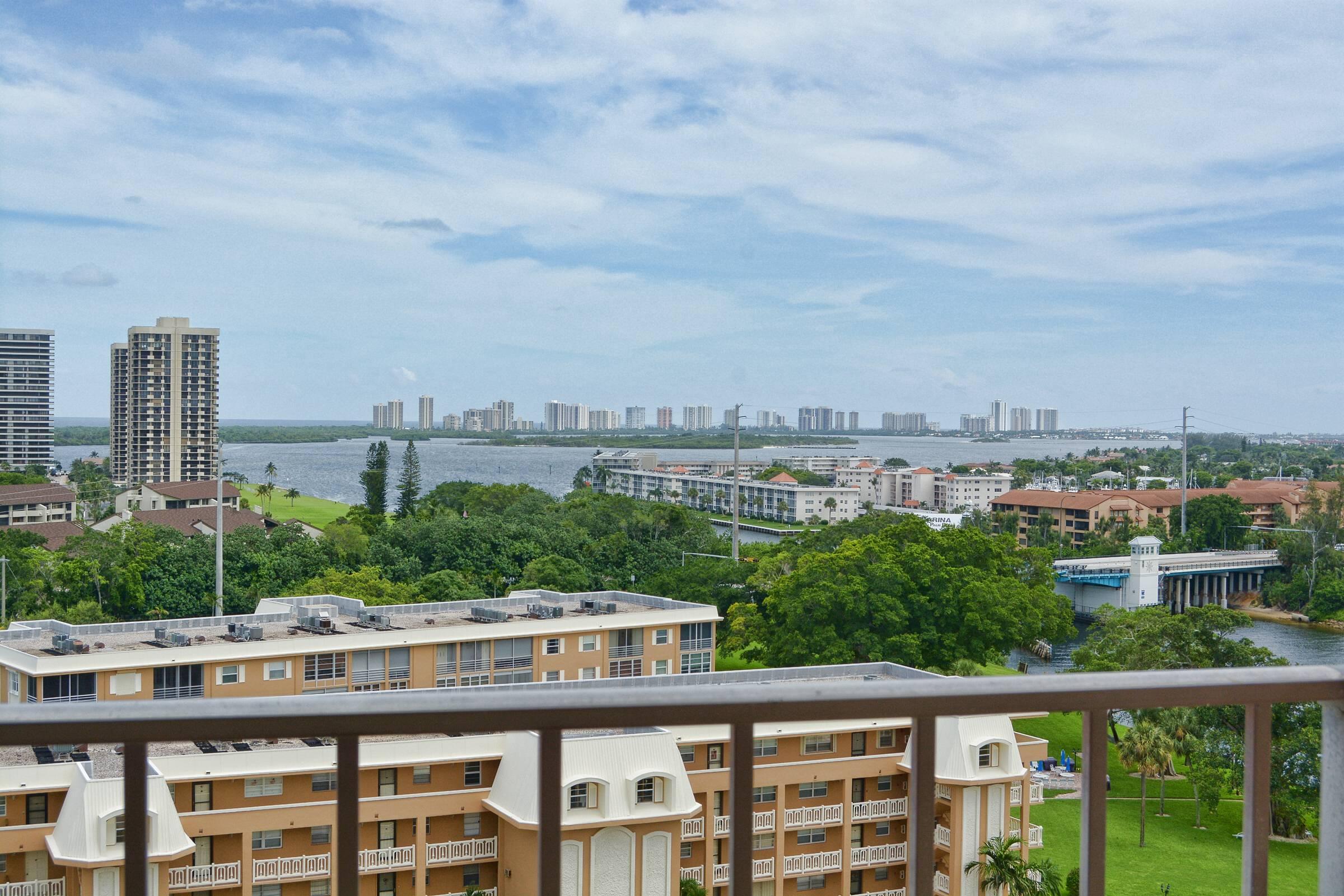 336 Golfview Road, Unit PH09 North Palm Beach, FL 33408 - Photo 6 of 26 City View