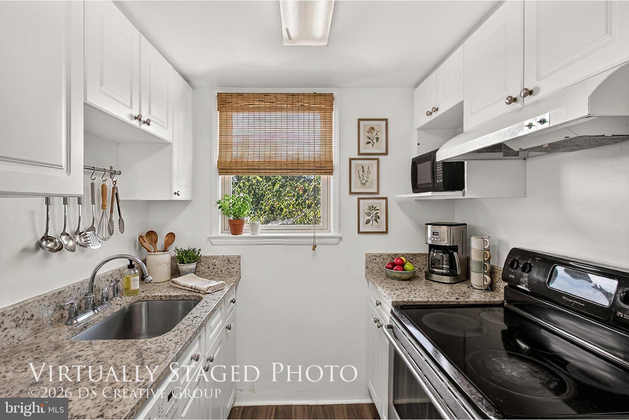 4635 20th Road North, Unit 10 Arlington, VA 22207 - Photo 5 of 19 Virtually staged kitchen