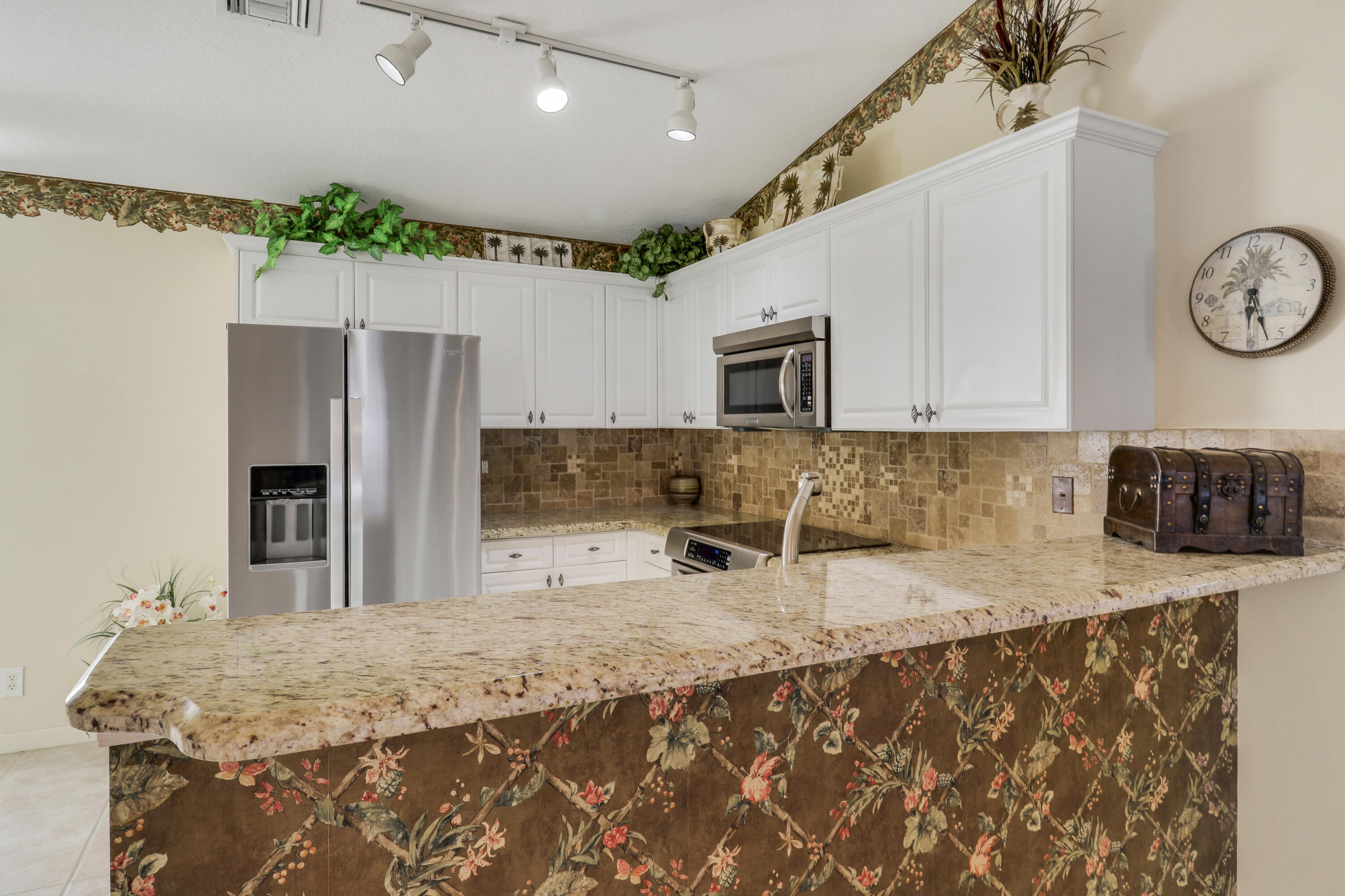 2698 Southwest Versailles Terrace Stuart, FL 34997 - Photo 15 of 38 Granite Snackbar