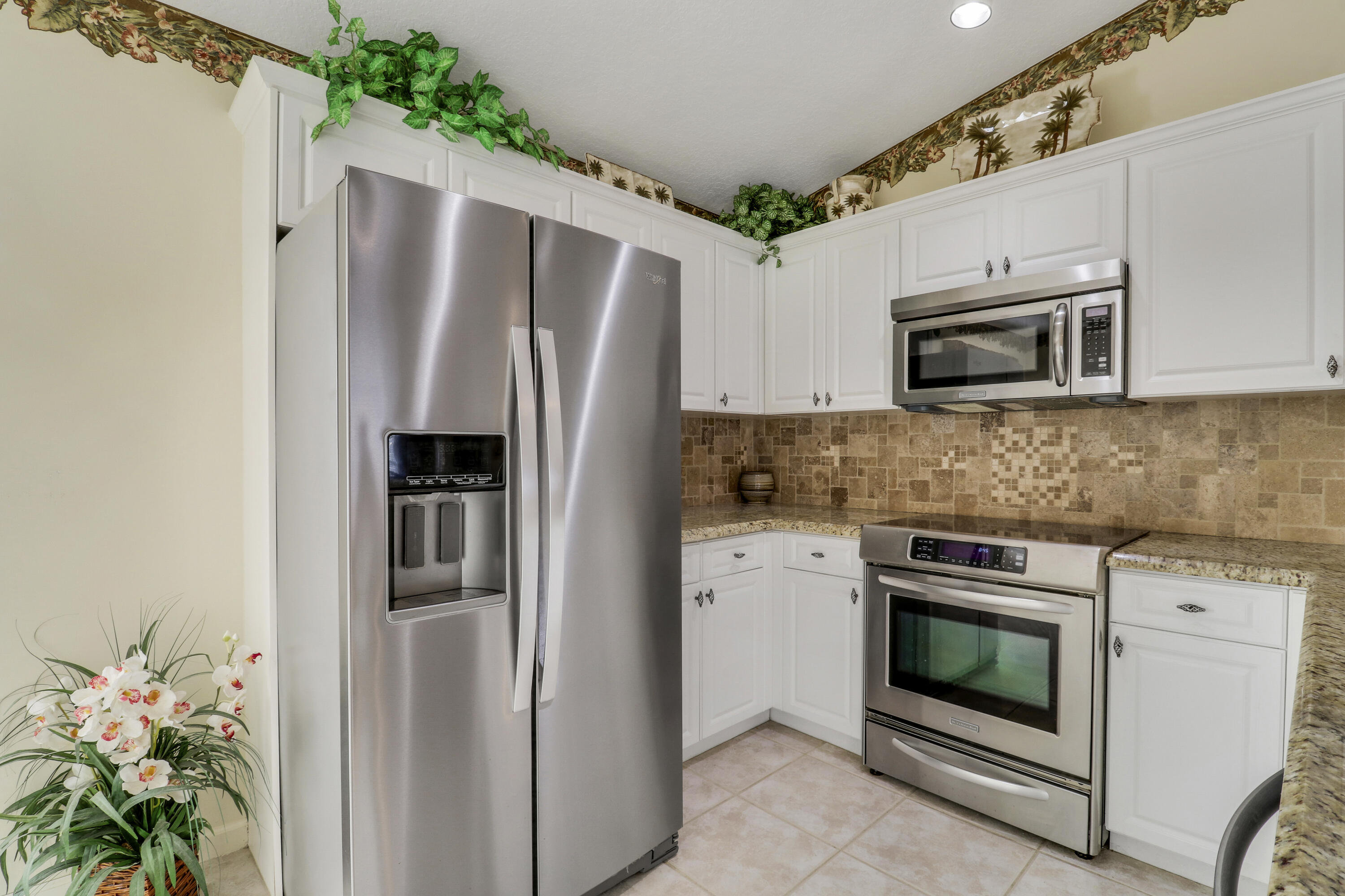 2698 Southwest Versailles Terrace Stuart, FL 34997 - Photo 17 of 38 Nice Stainless Appliances!