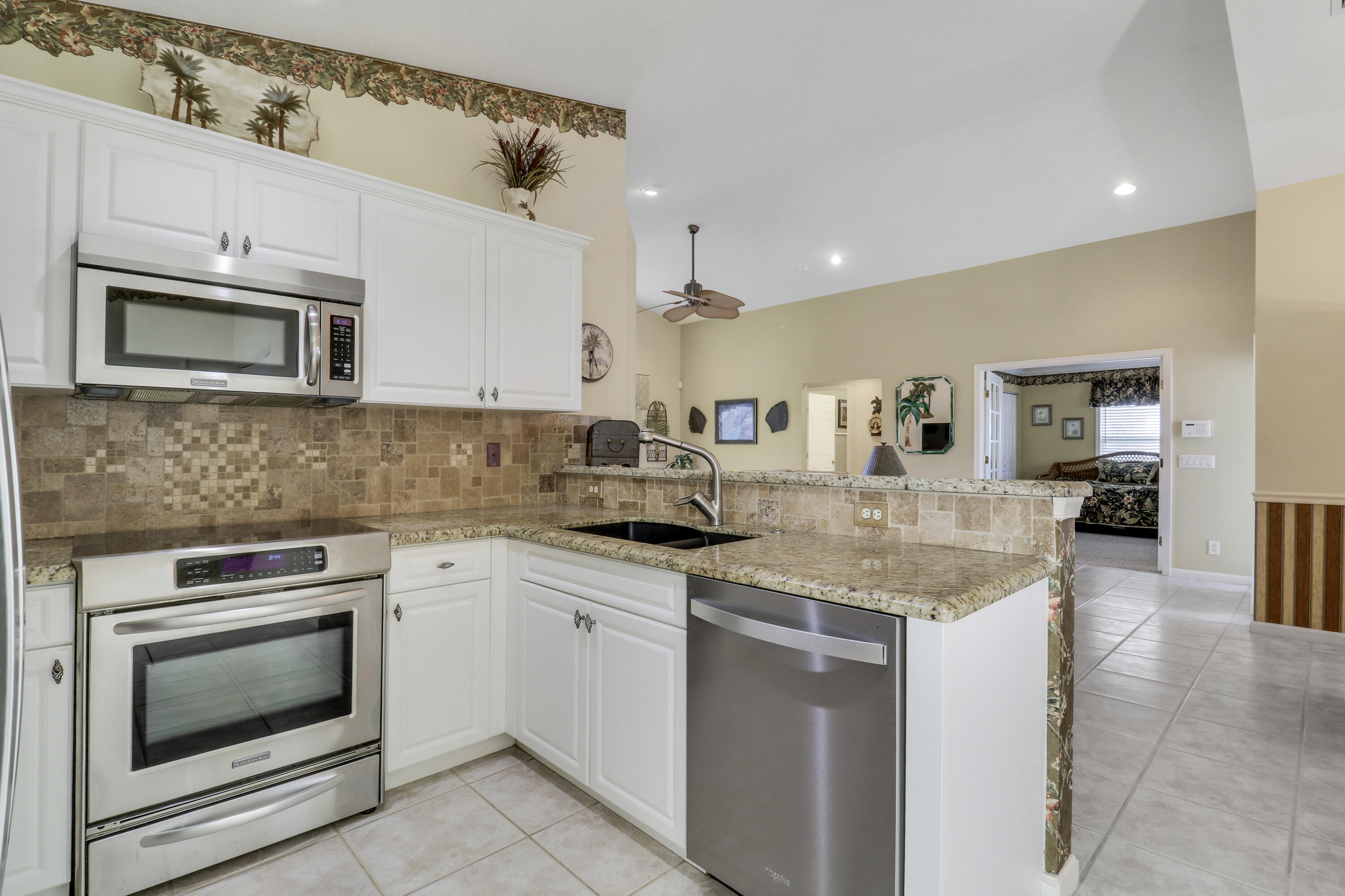 2698 Southwest Versailles Terrace Stuart, FL 34997 - Photo 18 of 38 House-13