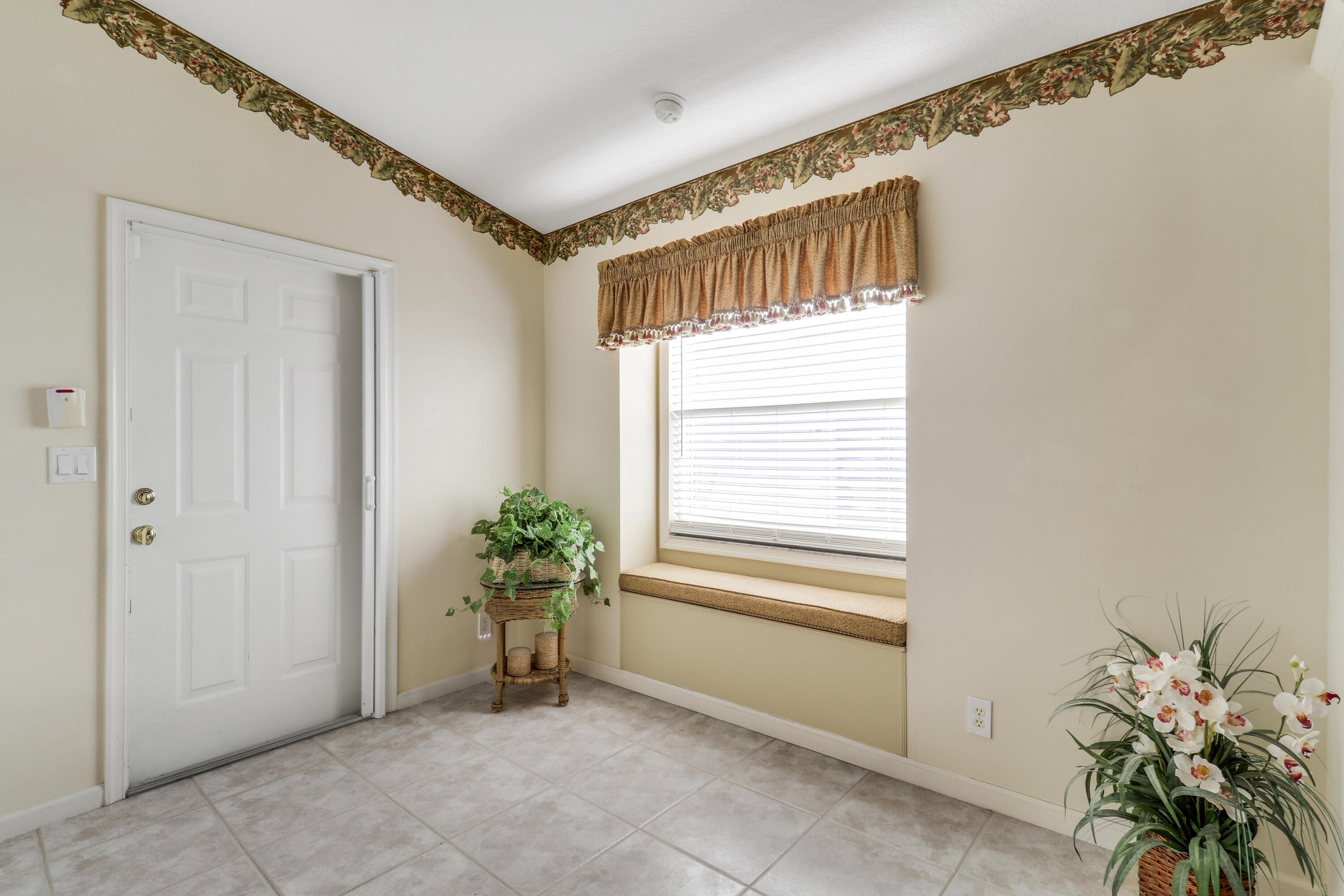 2698 Southwest Versailles Terrace Stuart, FL 34997 - Photo 20 of 38 Breakfast Area with Window Bench