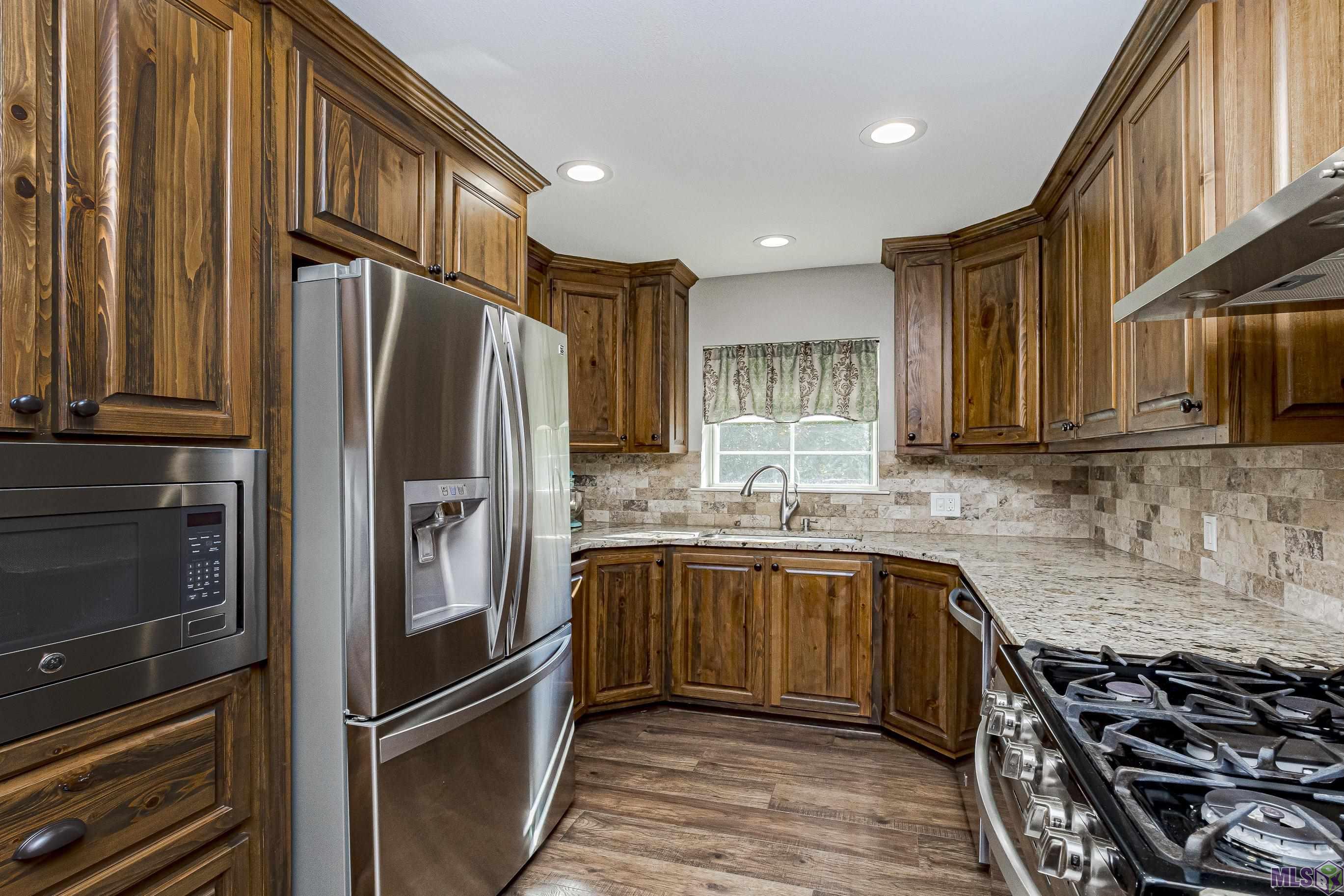 11141 Stringer Bridge Road St. Amant, LA 70774 - Photo 7 of 23 Gallery Image 7