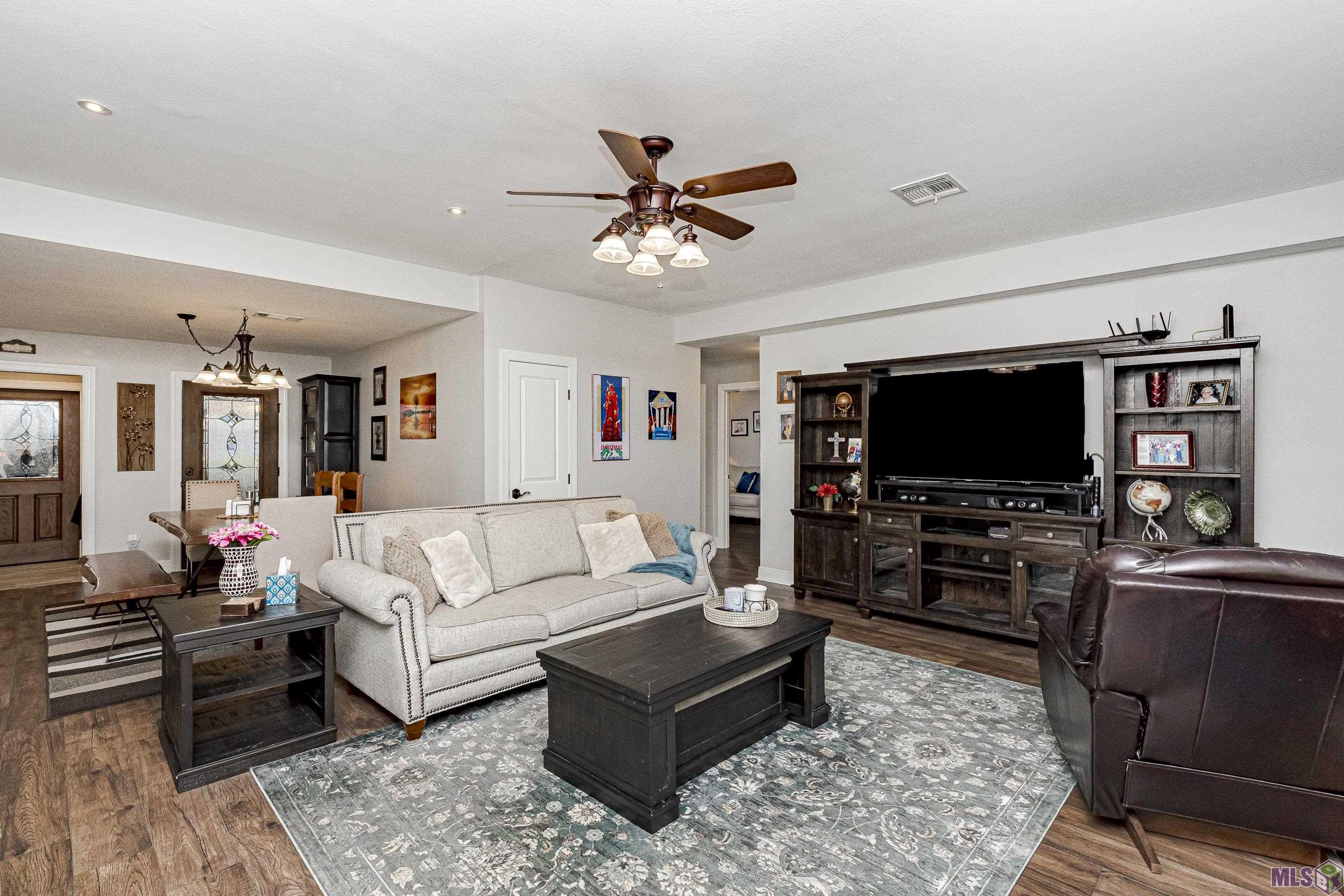 11141 Stringer Bridge Road St. Amant, LA 70774 - Photo 9 of 23 Gallery Image 9