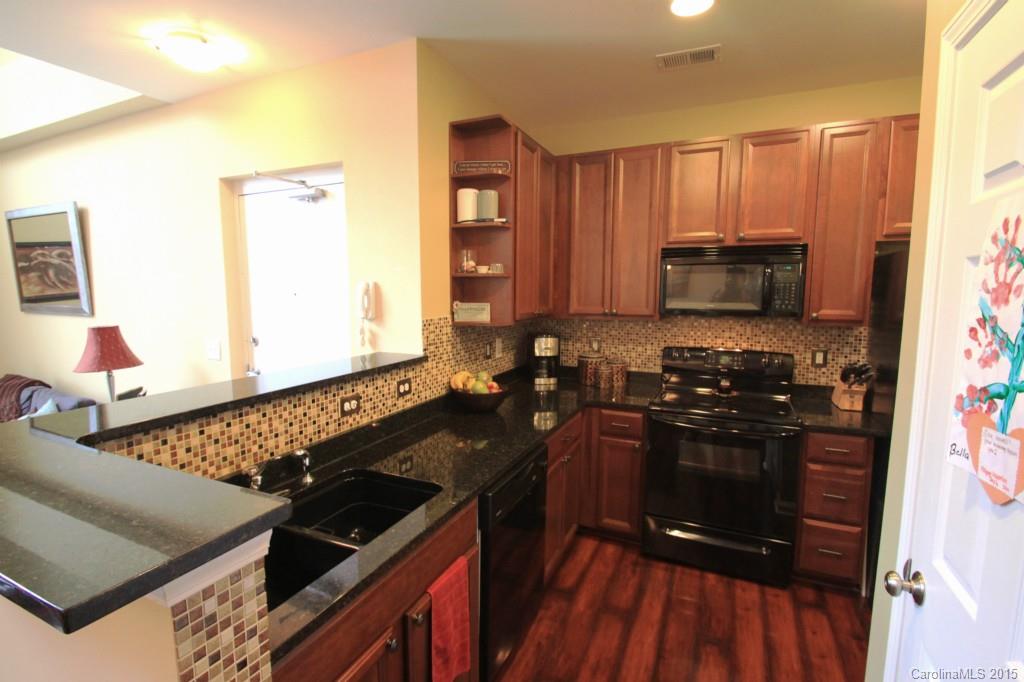 616 Raphael Place, Unit 616 Charlotte, NC 28205 - Photo 6 of 23