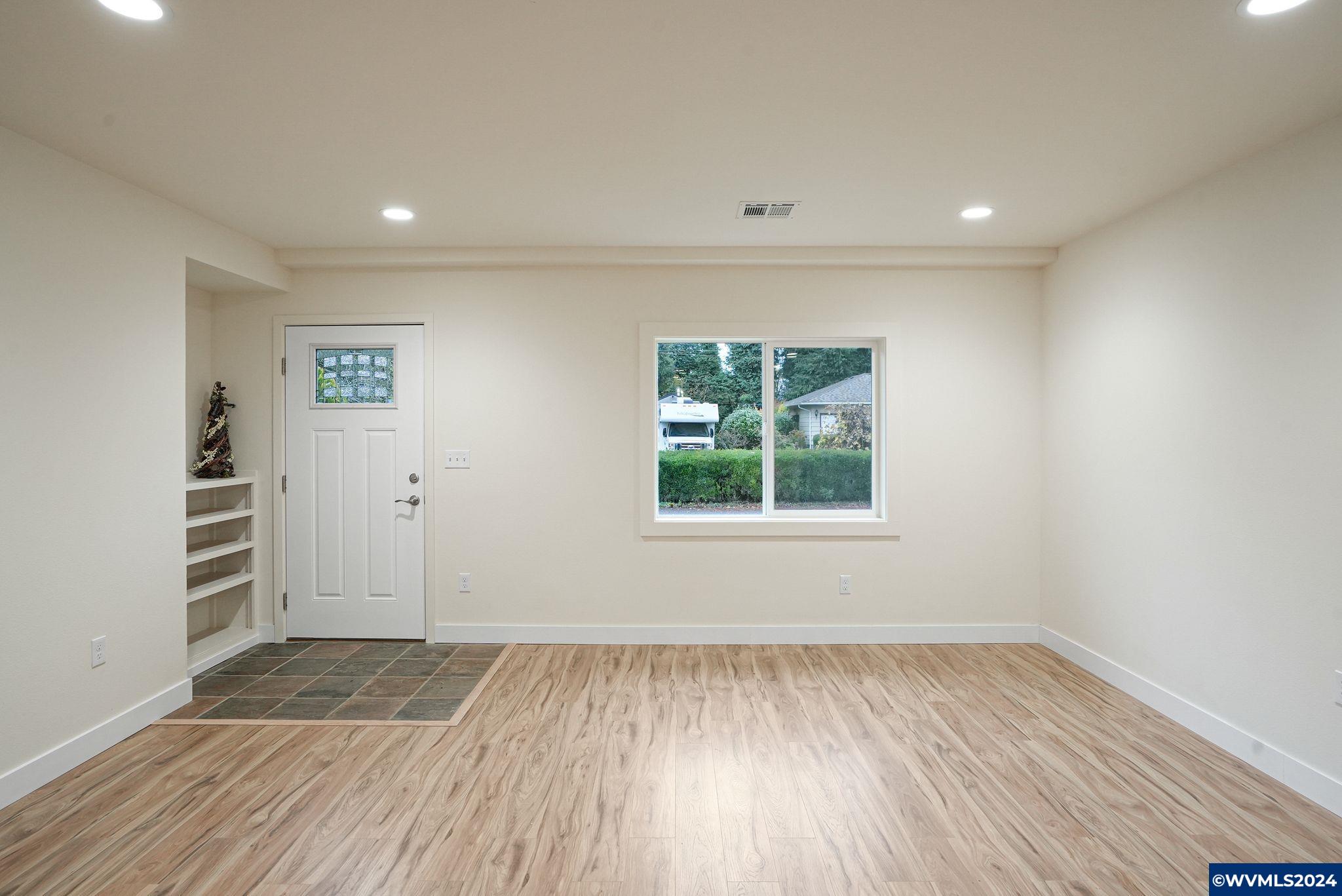 220 Northwest Juniper Lane Albany, OR 97321 - Photo 14 of 26