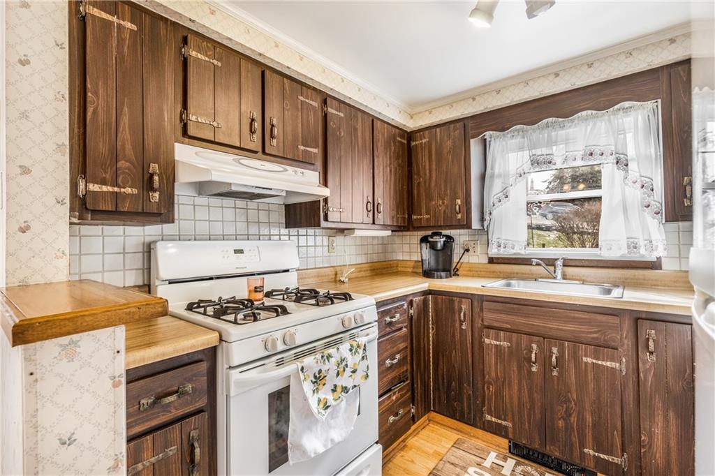 2414 Mt Troy Road Pittsburgh, PA 15212 - Photo 5 of 25 Gallery Image 5