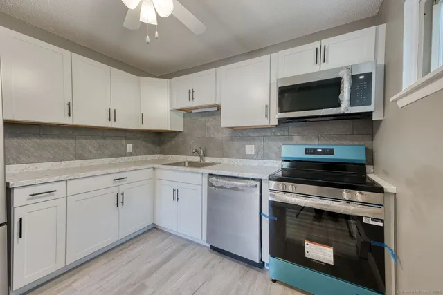 $259,500 | 118 Sheraton Lane, Unit 118, Norwich, CT 06360