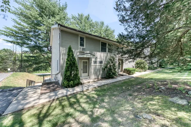 $259,500 | 118 Sheraton Lane, Unit 118, Norwich, CT 06360