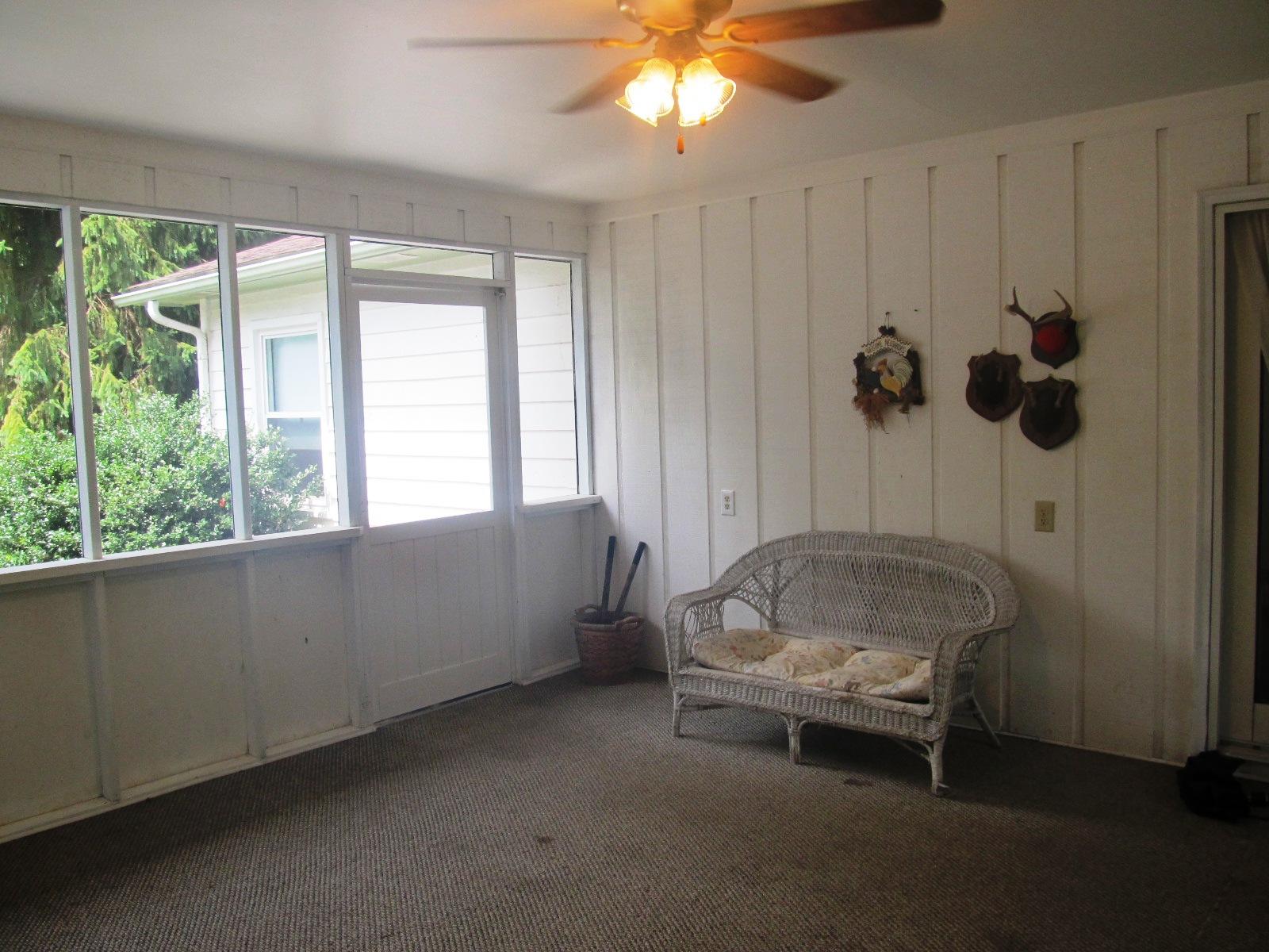 3490 Glendale Community Road Greenback, TN 37742 - Photo 23 of 34 Screened Porch