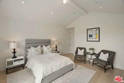 $19,995,000 | 1072 Amalfi Drive, Pacific Palisades, CA 90272