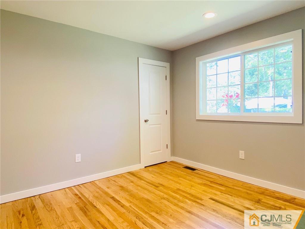 21 Willow Road Metuchen, NJ 08840 - Photo 11 of 19 Gallery Image 11