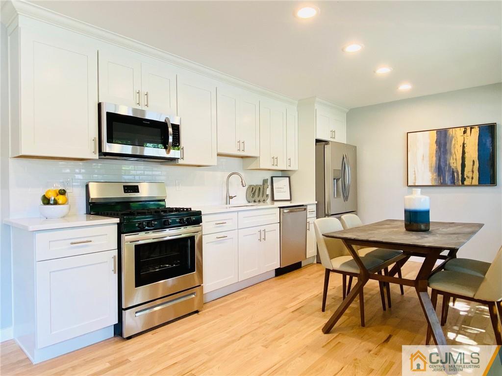 21 Willow Road Metuchen, NJ 08840 - Photo 4 of 19 Gallery Image 4