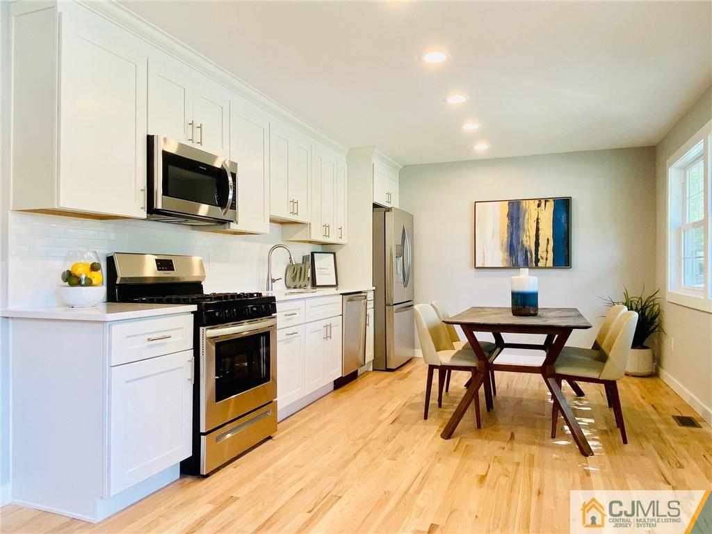 21 Willow Road Metuchen, NJ 08840 - Photo 5 of 19 Gallery Image 5