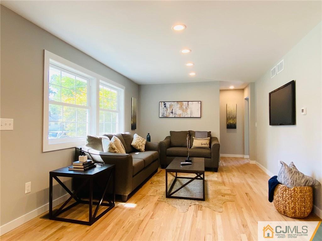 21 Willow Road Metuchen, NJ 08840 - Photo 8 of 19 Gallery Image 8