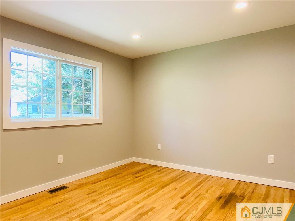 21 Willow Road Metuchen, NJ 08840 - Photo 10 of 19 Gallery Image 10