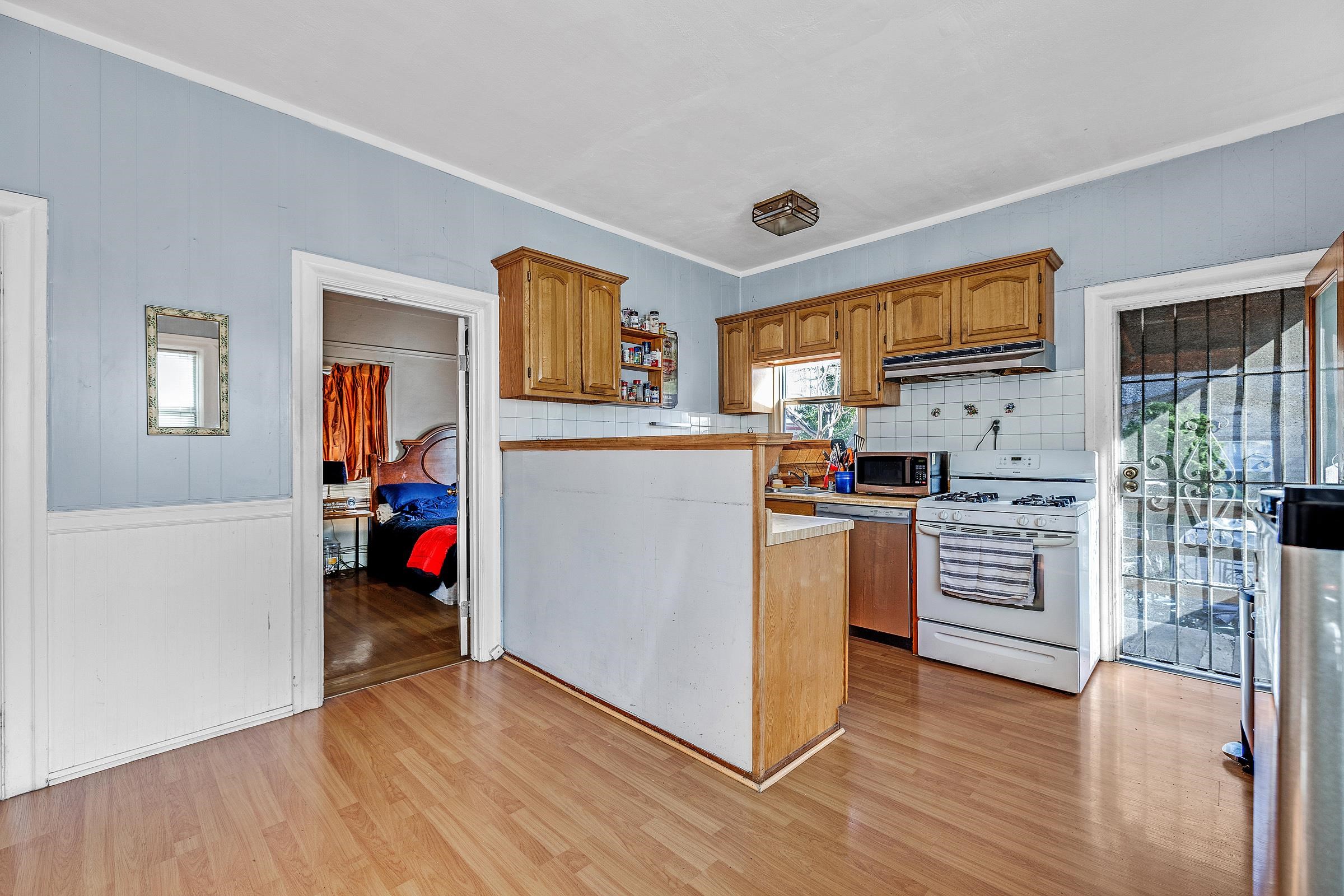 976 Park Street Alameda, CA 94501 - Photo 16 of 37