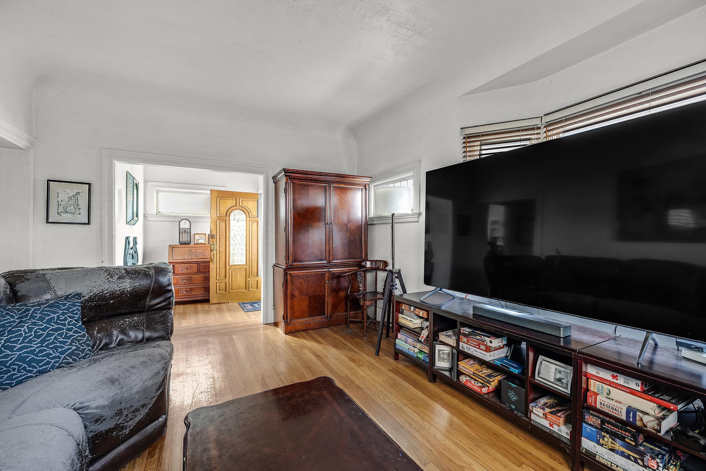 976 Park Street Alameda, CA 94501 - Photo 4 of 37