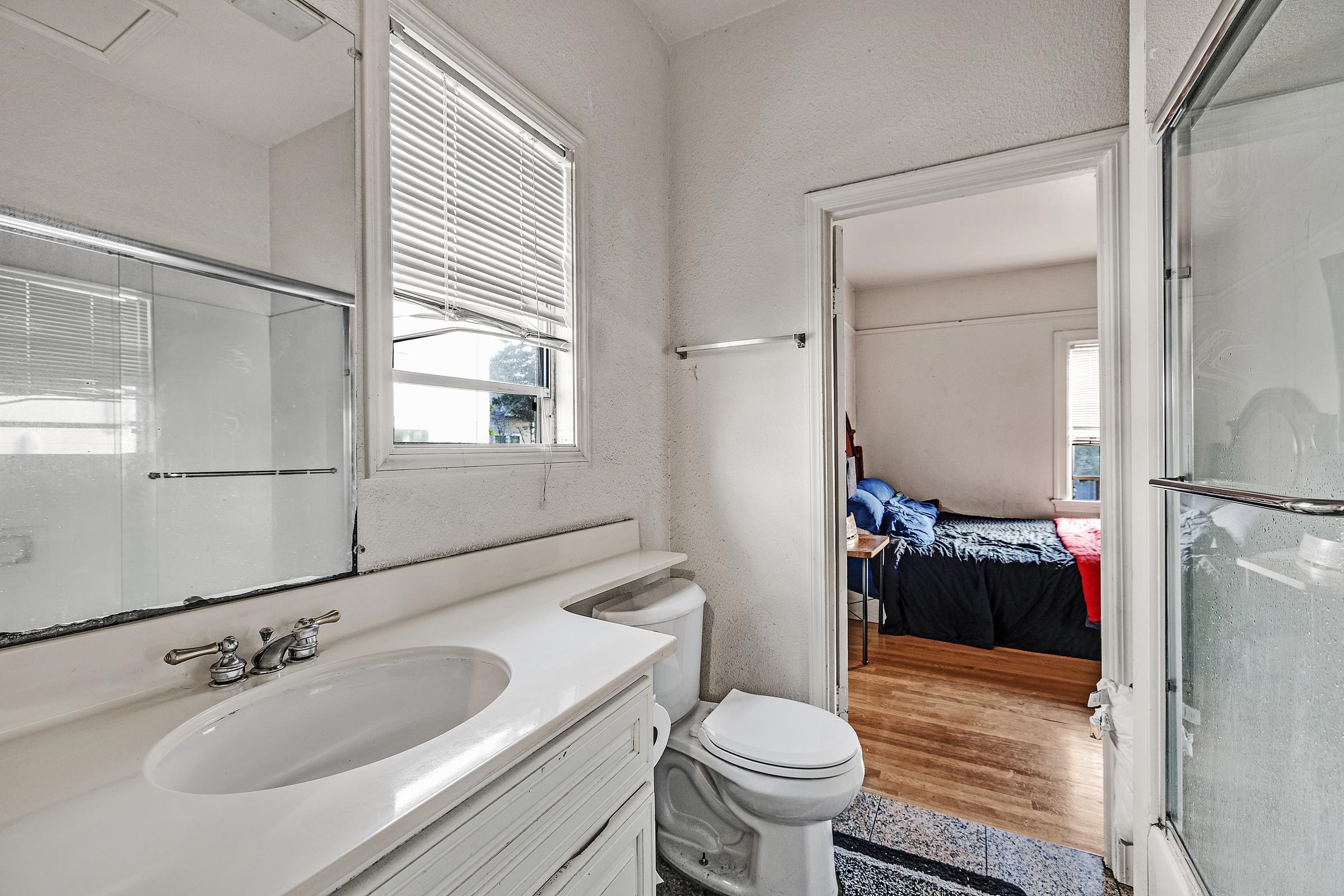 976 Park Street Alameda, CA 94501 - Photo 9 of 37