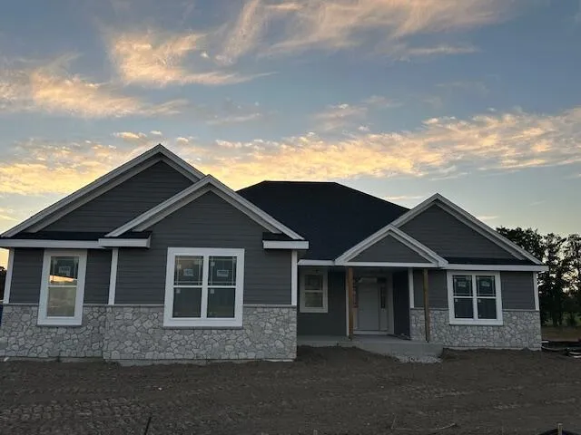 $729,990 | W207N5817 Muirfield Drive, Menomonee Falls, WI 53051
