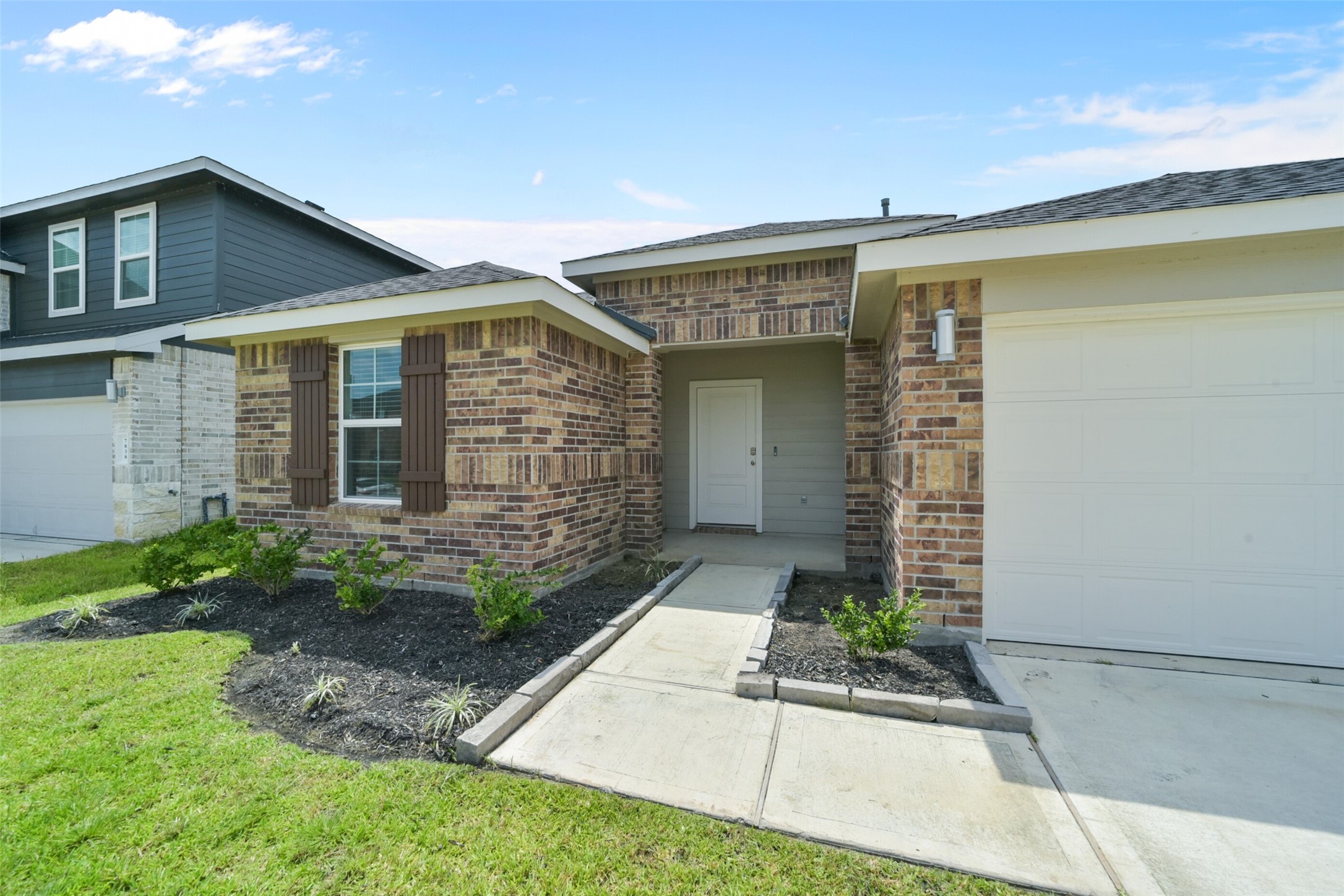 7834 Wrangler Shack Lane Rosharon, TX 77583 - Photo 2 of 29 Covered Front Porch
