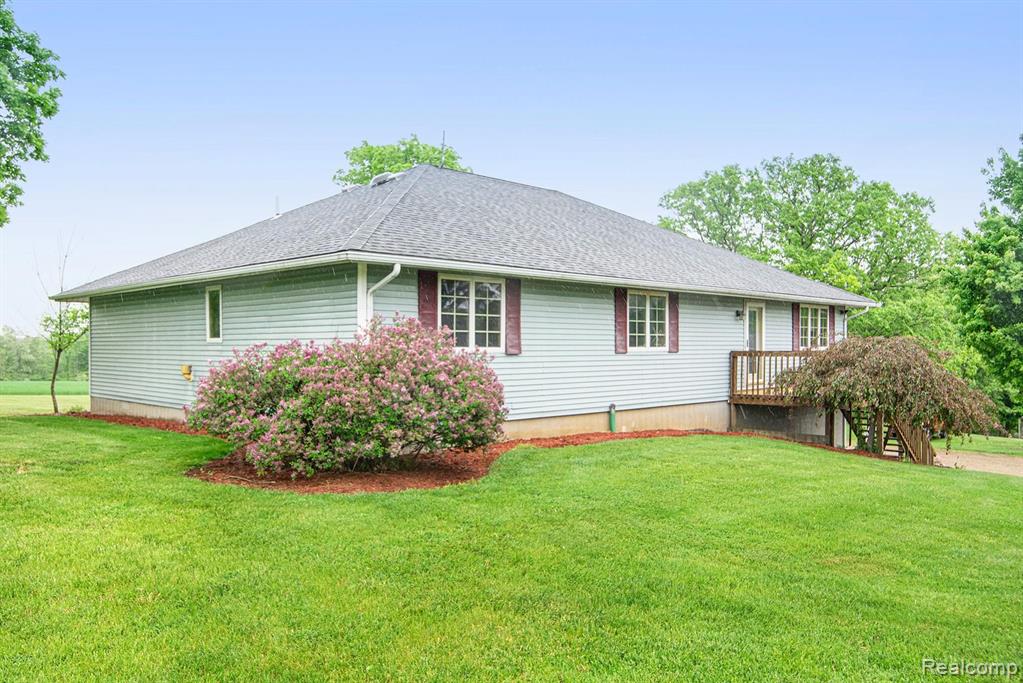 2914 North Lapeer Road Lapeer, MI 48446 - Photo 3 of 44