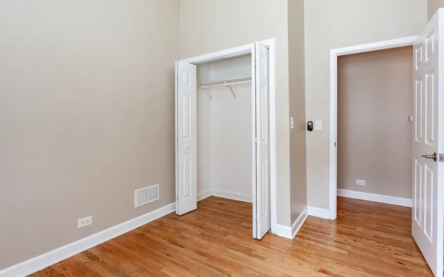 $3,000 | 3138 North Sawyer Avenue, Unit 1, Chicago, IL 60618