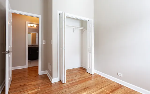 $3,000 | 3138 North Sawyer Avenue, Unit 1, Chicago, IL 60618