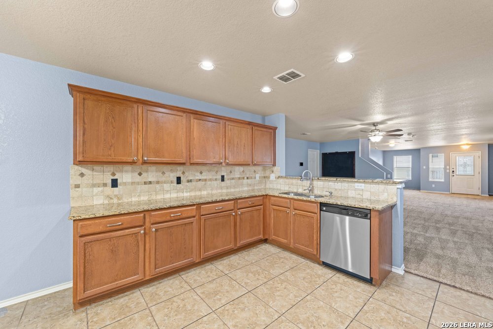 915 Ridingate Farm San Antonio, TX 78228 - Photo 13 of 38