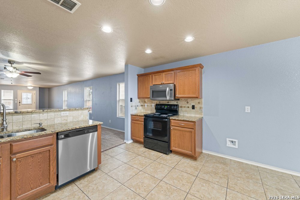 915 Ridingate Farm San Antonio, TX 78228 - Photo 14 of 38